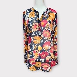 Liz Claiborne Petite Blouse Floral Buttons at V Neck